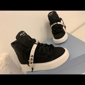 Prada authentic. Size 5US European 35.